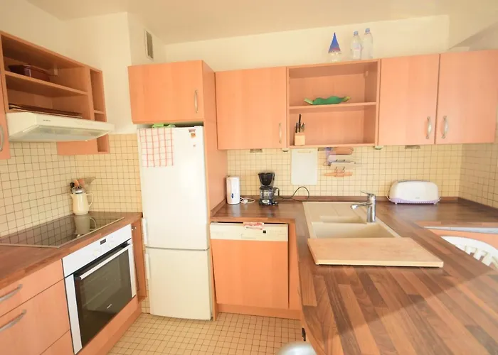 Spacieux Avec Vue Sur A - Fr-1-498-13 *